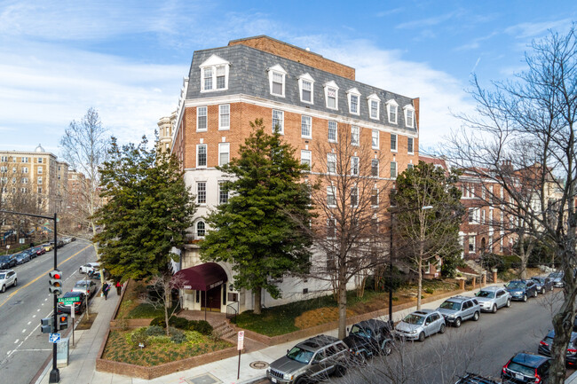 Georgian Apartments in Washington, DC - Building Photo - Building Photo