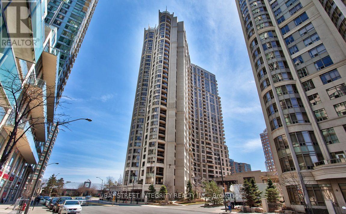 3888-3888 Duke of York Blvd in Mississauga, ON - Building Photo