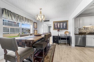 488 Burgundy P in Delray Beach, FL - Building Photo - Building Photo