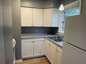 1910 Munnell W St in Wichita, KS - Building Photo - Building Photo