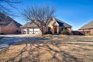 4802 SW Newcastle Rd in Bentonville, AR - Building Photo