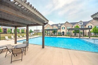 692 Vista Oaks Rd in Lewisville, TX - Building Photo - Building Photo