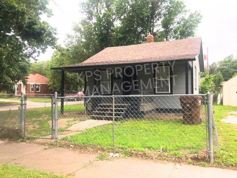 641 S Ellis St in Wichita, KS - Building Photo
