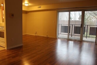 566 S Trenton Ave in Pittsburgh, PA - Building Photo - Building Photo