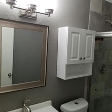 5636 Birchmont Dr in Houston, TX - Building Photo - Building Photo