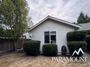 7531 E Ramblewood St in Port Orchard, WA - Building Photo - Building Photo