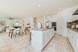 27 Maryland in Irvine, CA - Building Photo - Building Photo