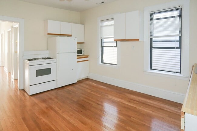 2254 N Southport Ave in Chicago, IL - Building Photo - Building Photo