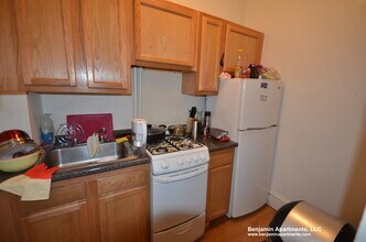 1334 Commonwealth Ave, Unit 4 in Boston, MA - Building Photo - Building Photo