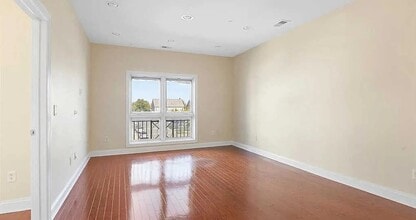 2350 NJ-33 in Trenton, NJ - Building Photo - Building Photo