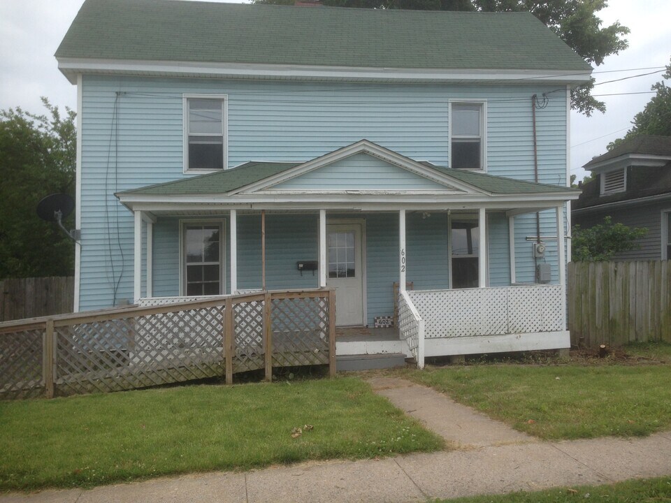 602 Wilkes Blvd in Columbia, MO - Foto de edificio