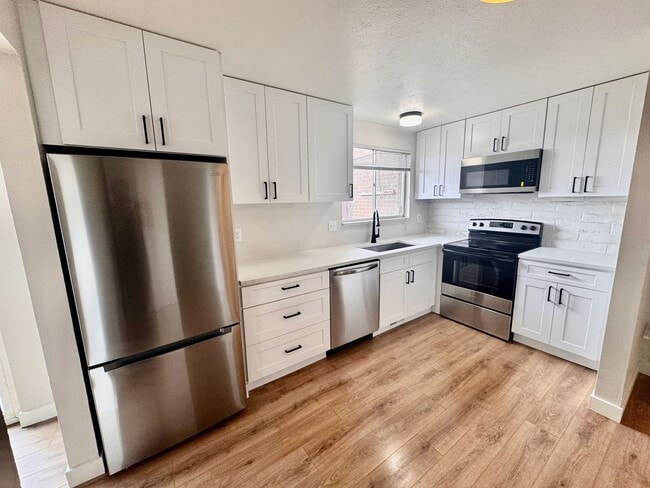 property at 7962 W Glasgow Pl