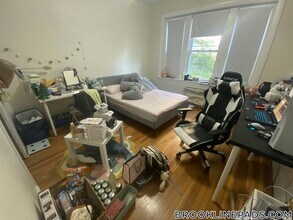 33 Lancaster Terrace in Brookline, MA - Foto de edificio - Building Photo