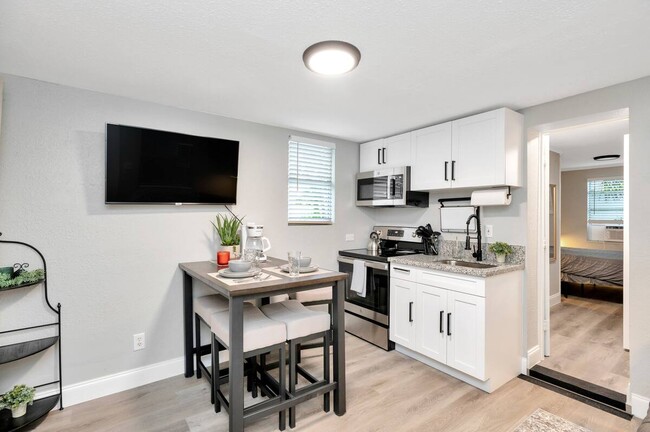 1235 Grove St in Clearwater, FL - Building Photo - Building Photo