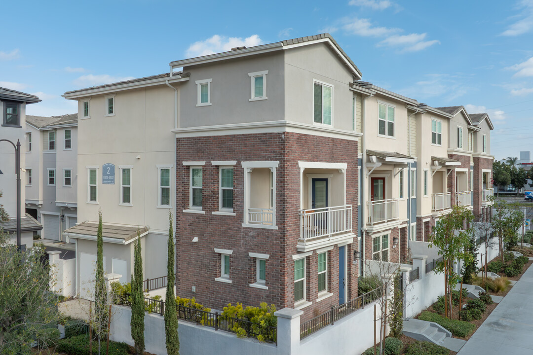 Magnolia Square in Buena Park, CA - Building Photo