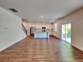 2150 Brook Enclave Trail in Lilburn, GA - Foto de edificio - Building Photo