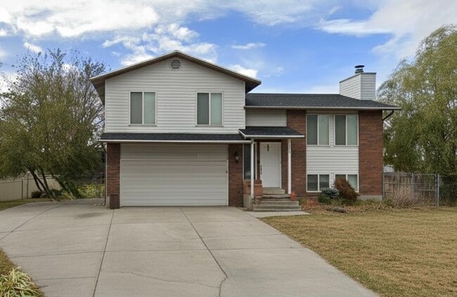 property at 322 S 600 W