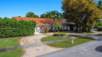 2101 NE 211th Terrace in North Miami Beach, FL - Building Photo