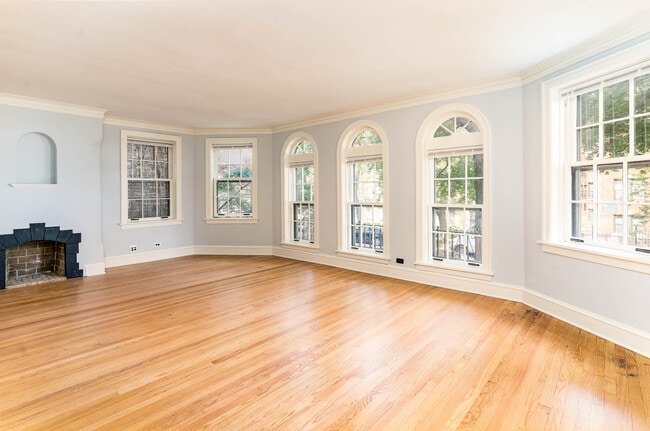 7531 N Seeley Ave, Unit 1 in Chicago, IL - Building Photo - Building Photo