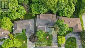 53 Forest Grove Dr in Toronto, ON - Building Photo
