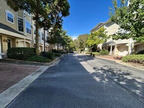 375 Highland Ave NE in Atlanta, GA - Building Photo - Building Photo