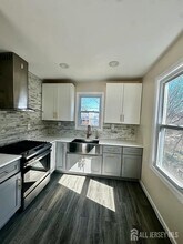 483 East Ave in Woodbridge Township, NJ - Building Photo - Building Photo