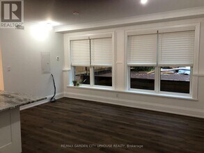 25 Cherry St in St Catharines, ON - Building Photo - Building Photo