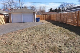 1617 Jackson St, Unit 2 in North Chicago, IL - Building Photo - Building Photo