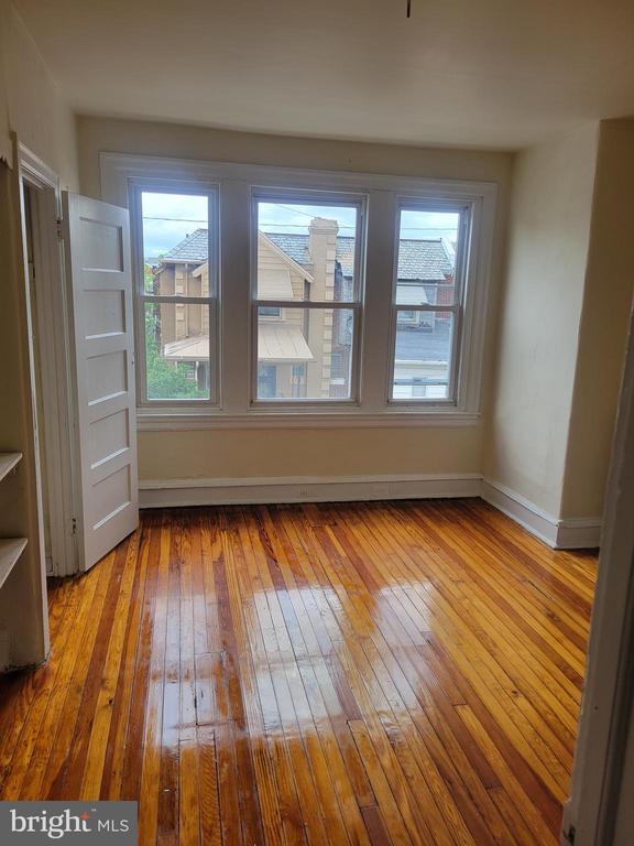 property at 4911 N Franklin St