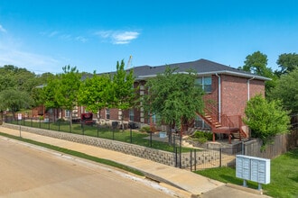 13Underwood Apartments in Denton, TX - Building Photo - Building Photo