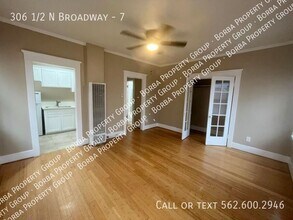 306 1/2 N Broadway in Santa Ana, CA - Building Photo - Building Photo