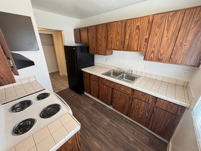 2036 Crawford St in North Las Vegas, NV - Building Photo - Building Photo