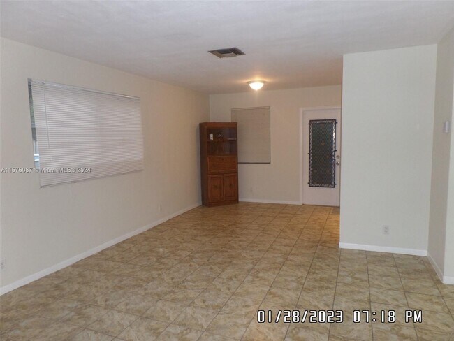 2222 Jackson St, Unit 1E in Hollywood, FL - Building Photo - Building Photo