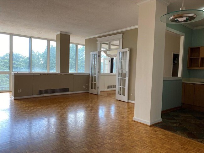 property at 3060 Pharr Ct N Northwest