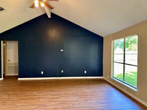 4206 Sequoia St in Baytown, TX - Building Photo - Building Photo