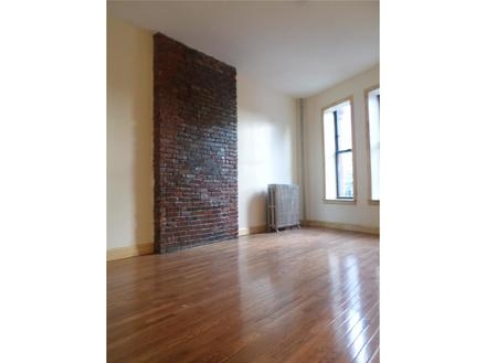 21-23 Spencer Pl in Brooklyn, NY - Building Photo - Interior Photo