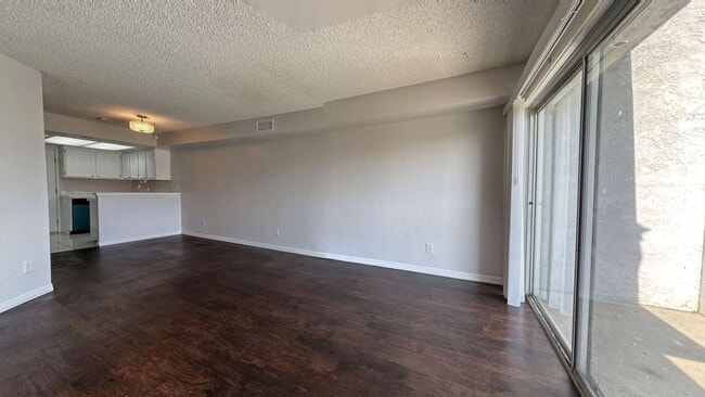 190 W Walnut Ave in Rialto, CA - Building Photo - Building Photo