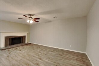 9202 Wallingham Dr in Spring, TX - Building Photo - Building Photo