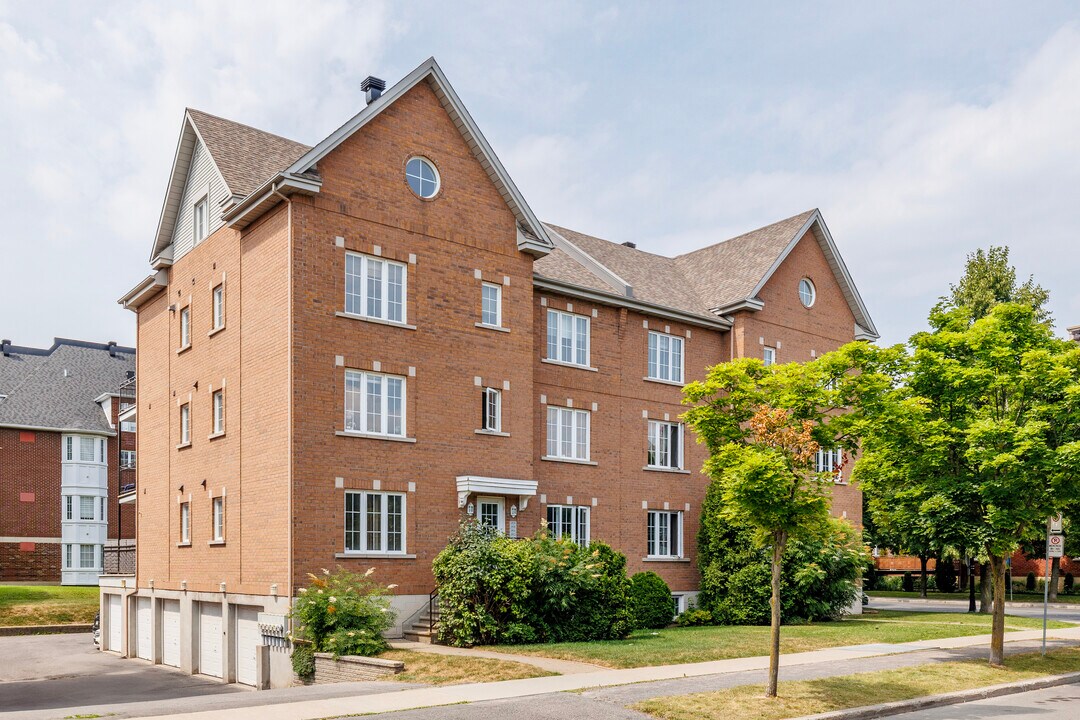 1822 Alexis-Nihon Boul in St. Laurent, QC - Building Photo