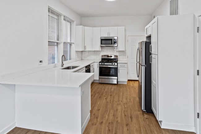 1349 W Taylor St in Chicago, IL - Building Photo - Building Photo