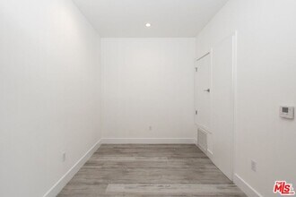 1237 S Holt Ave in Los Angeles, CA - Building Photo - Building Photo
