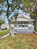 18709 Arrowhead Ave in Cleveland, OH - Building Photo