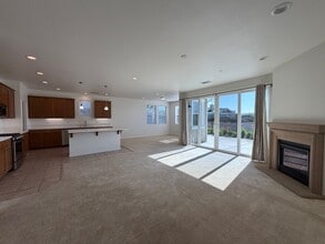 124 Deerbrush Ln in Lompoc, CA - Building Photo - Building Photo