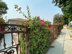 6657 Enfield Ave, Unit 1006 in Los Angeles, CA - Building Photo