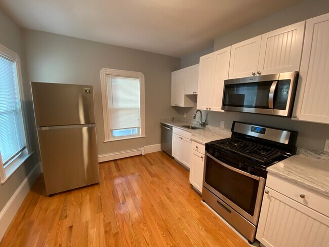71 Hall Ave, Unit 1 in Somerville, MA - Building Photo - Building Photo