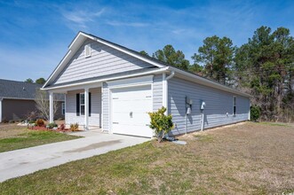 290 Blue Rock Dr in Longs, SC - Foto de edificio - Building Photo