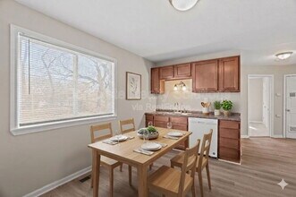 9750 Lorna Ln in St. Louis, MO - Building Photo - Building Photo