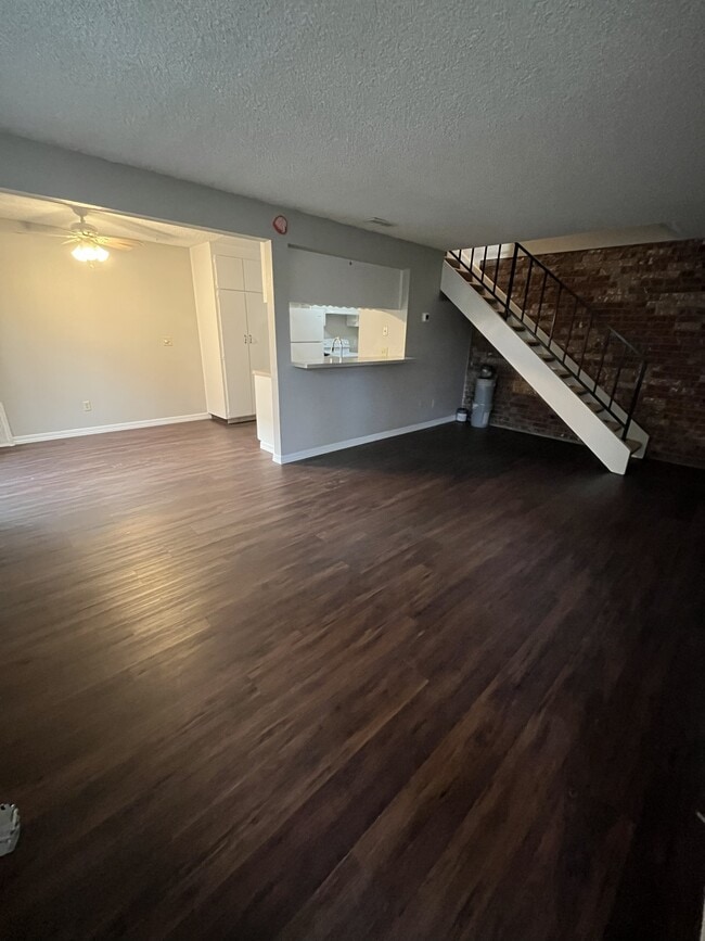 property at 701 W Pennsylvania St