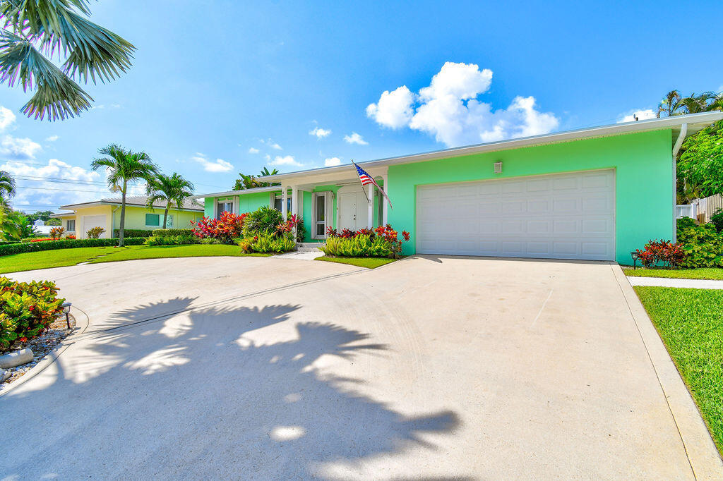 420 Sunset Way in Juno Beach, FL - Building Photo