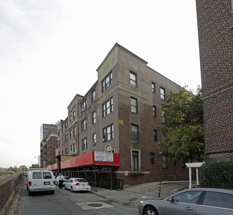 119-20 Union Tpke in Jamaica, NY - Building Photo